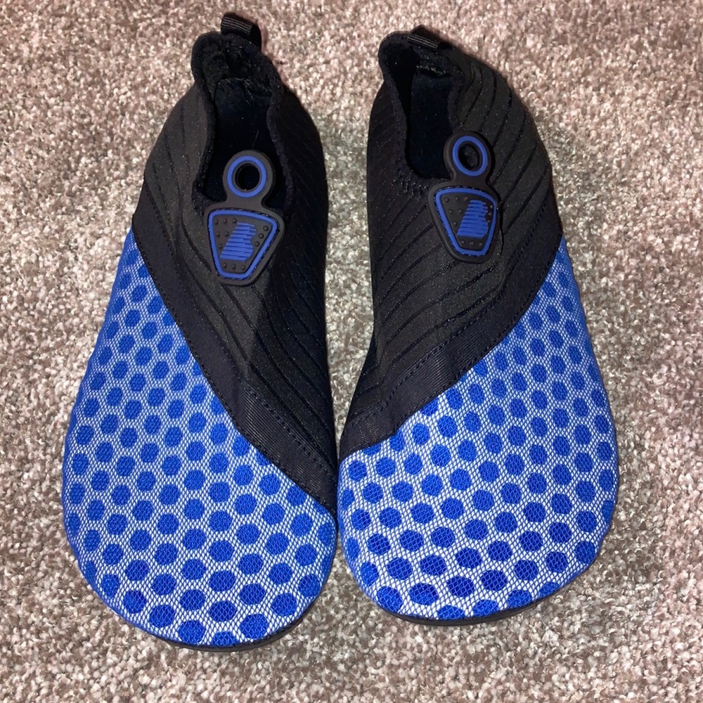 *NEW* Barerun water shoes